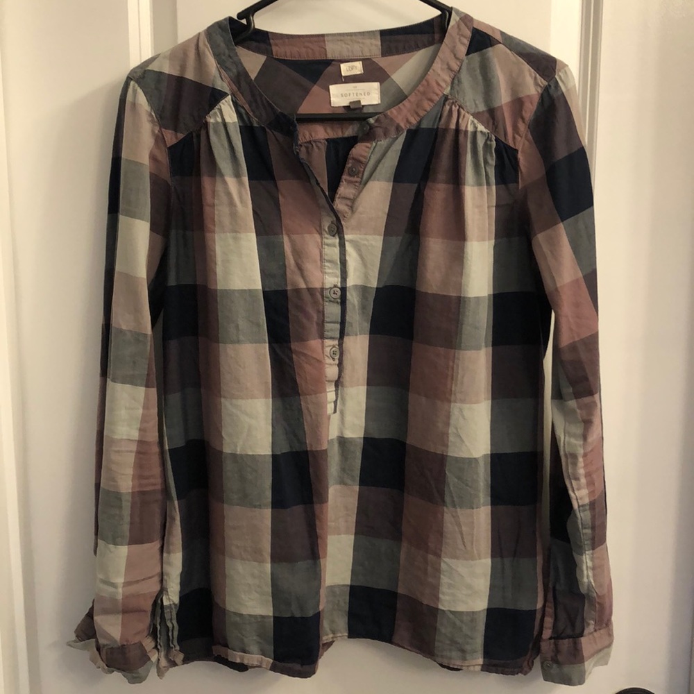 3/4 button softened checkered top